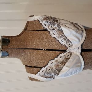 3/$25 Amelia white bra size 32H